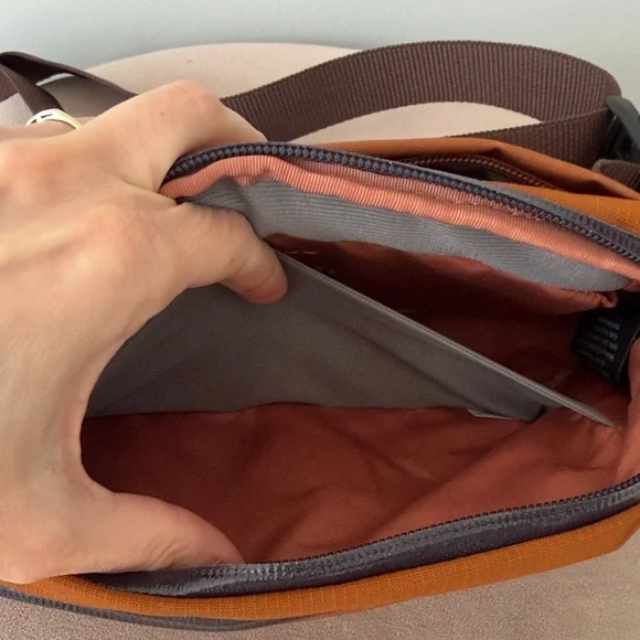 Bellroy Venture Ready Sling 2.5L - Picture 5 of 11